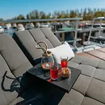 Úszó hotel Havel River Houseboat