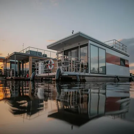 Πλωτό κατάλυμα Havel River Houseboat