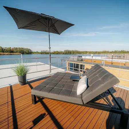 Havel River Houseboat Πλωτό κατάλυμα