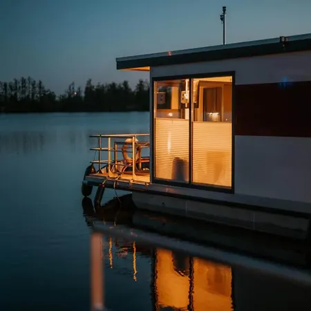Hotel en barco Havel River Houseboat *