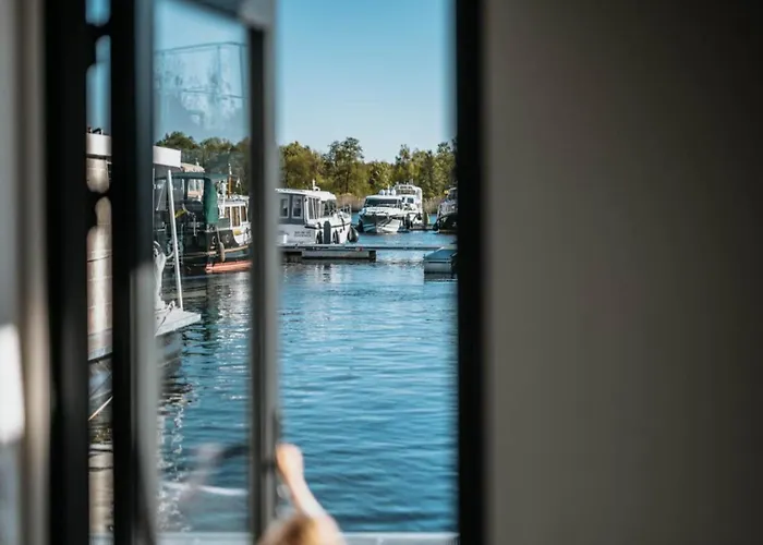 Havel River Houseboat Zehdenick