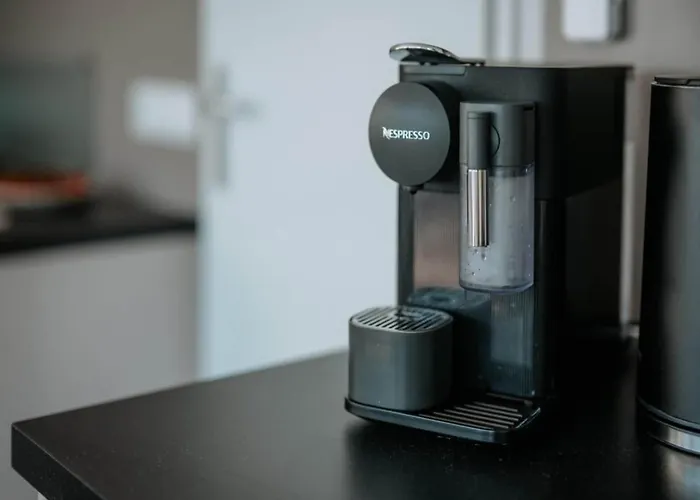 Havel River Houseboat Hotel en barco *